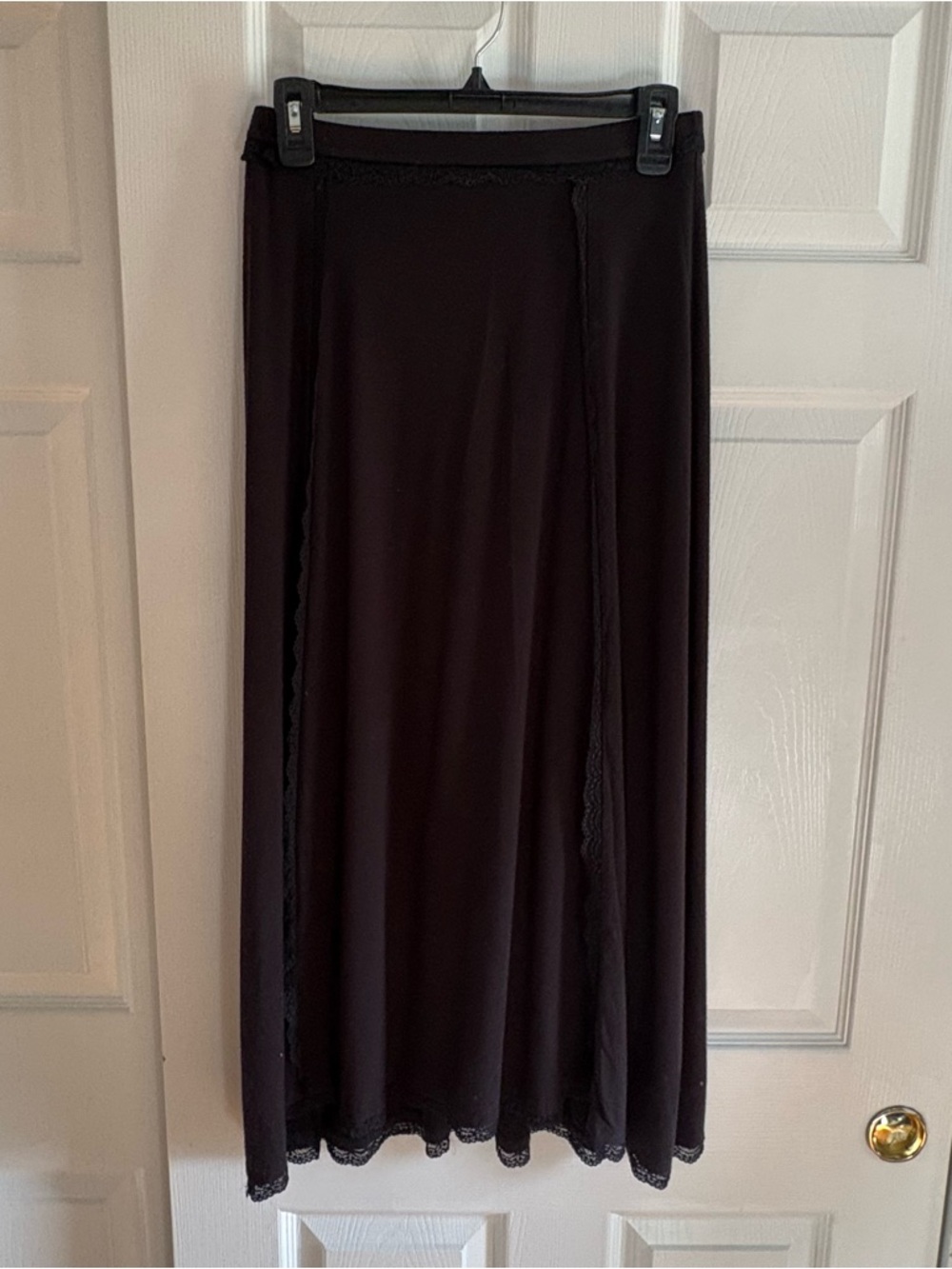 Hot Topic Women’s Lace Trim Midi Skirt Black Small Rayon Spandex